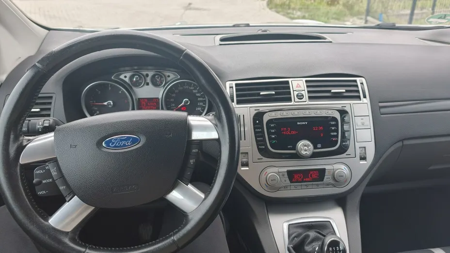 FORD Kuga -