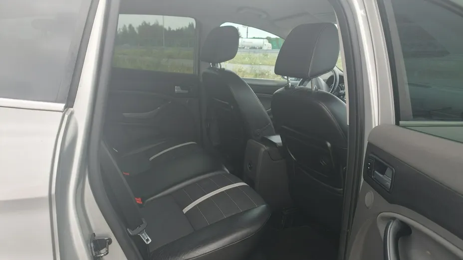 FORD Kuga -