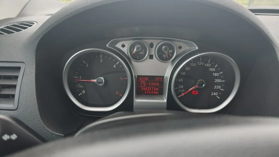 FORD Kuga -
