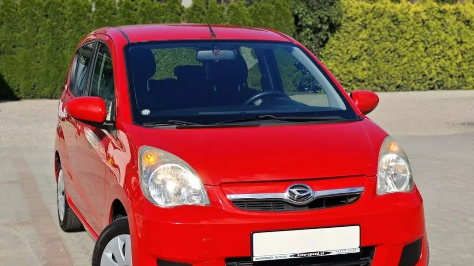 DAIHATSU Cuore -