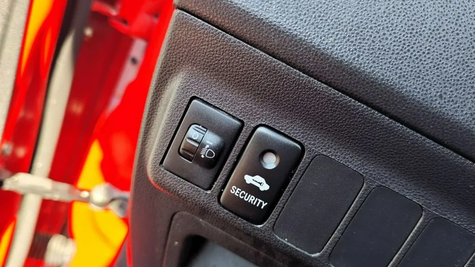 DAIHATSU Cuore -