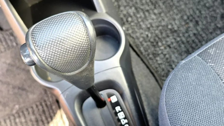 DAIHATSU Cuore -