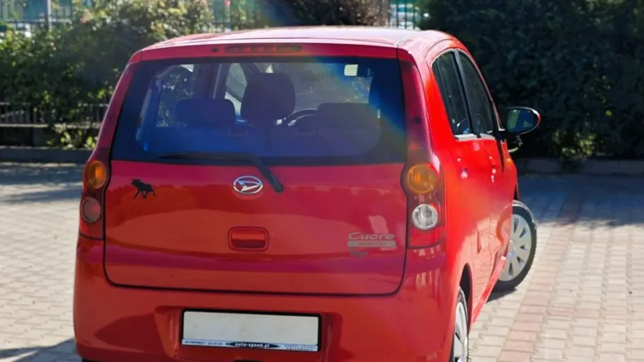 DAIHATSU Cuore -