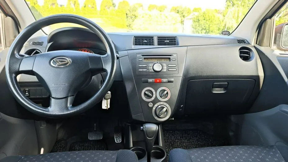 DAIHATSU Cuore -
