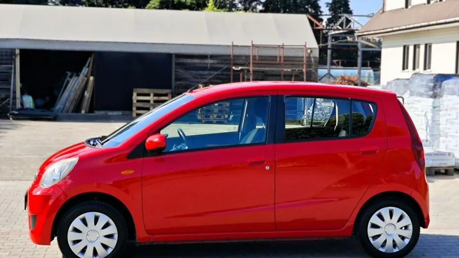 DAIHATSU Cuore -
