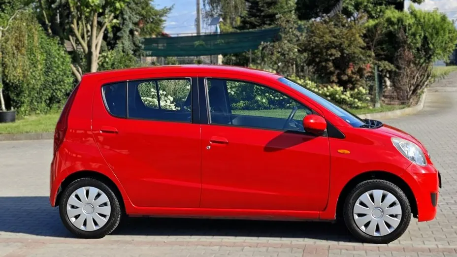 DAIHATSU Cuore -