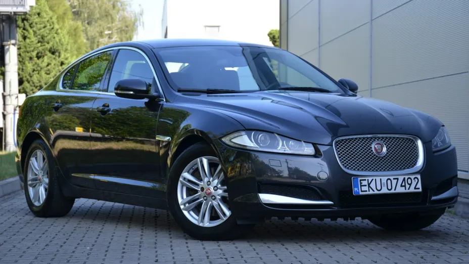 JAGUAR XF -