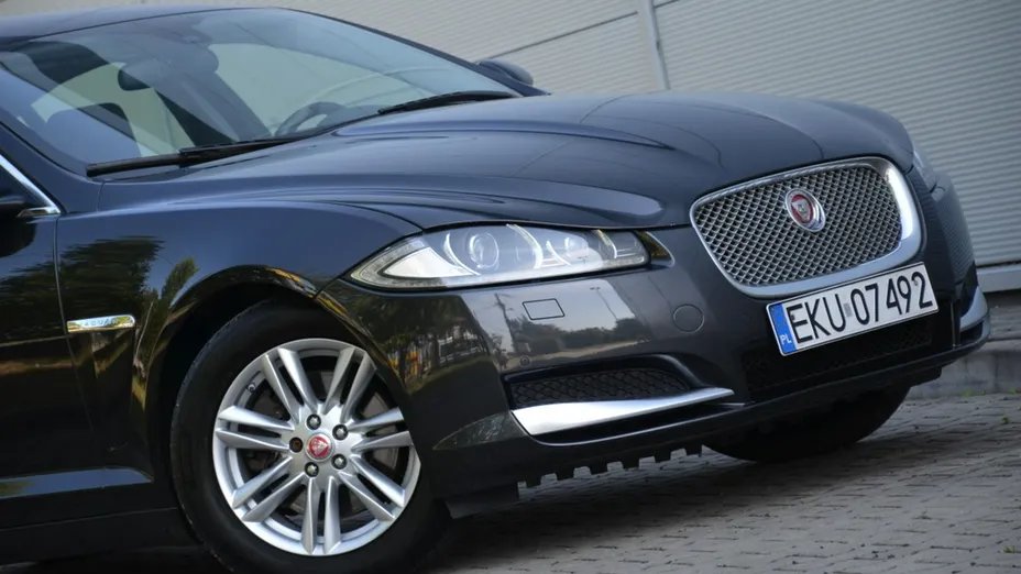 JAGUAR XF -