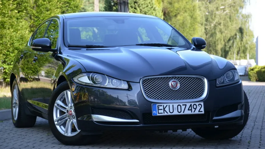 JAGUAR XF -