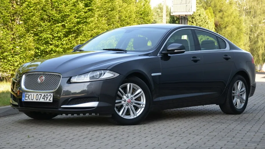 JAGUAR XF -