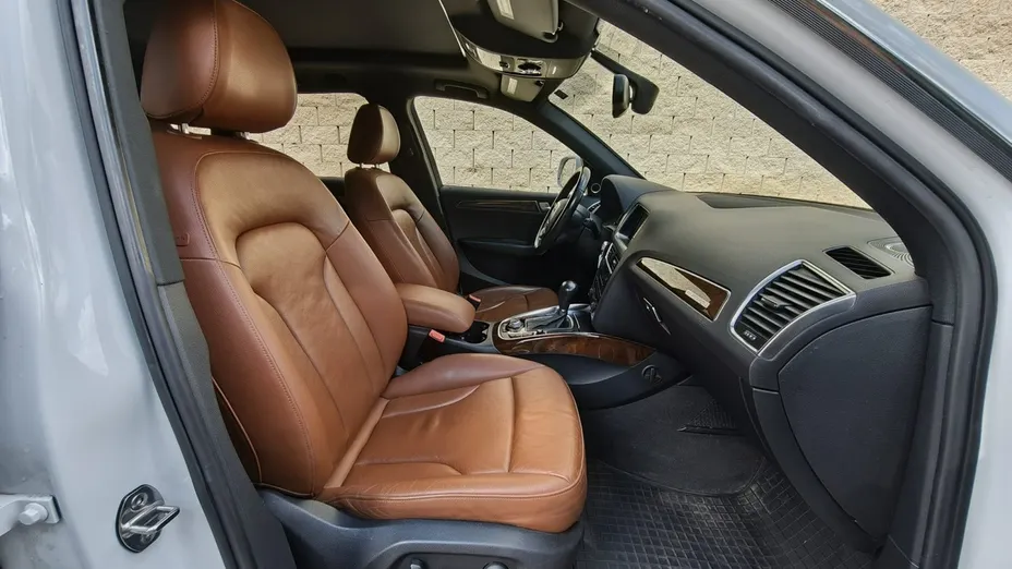AUDI Q5 -