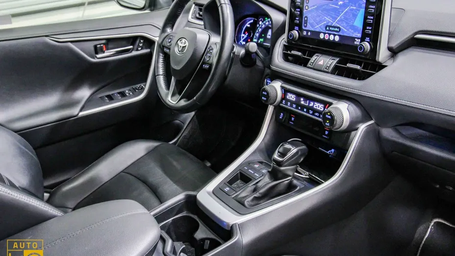 TOYOTA RAV4 -