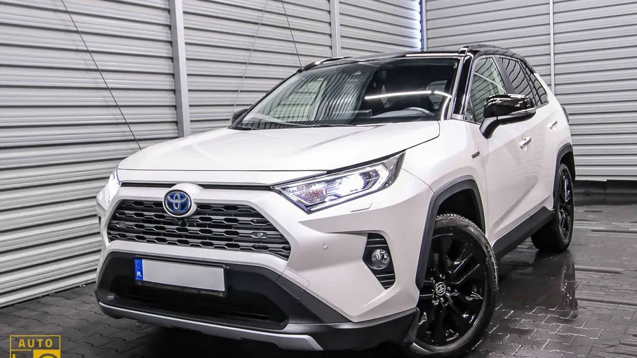 TOYOTA RAV4 -