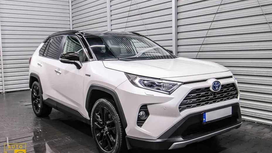 TOYOTA RAV4 -