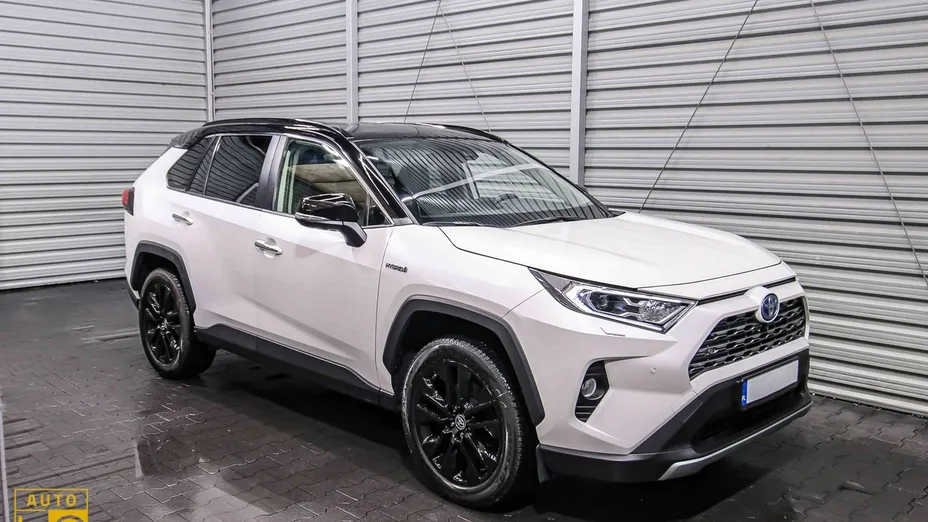 TOYOTA RAV4 -