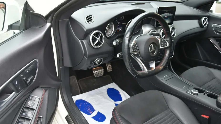 MERCEDES-BENZ CLA -