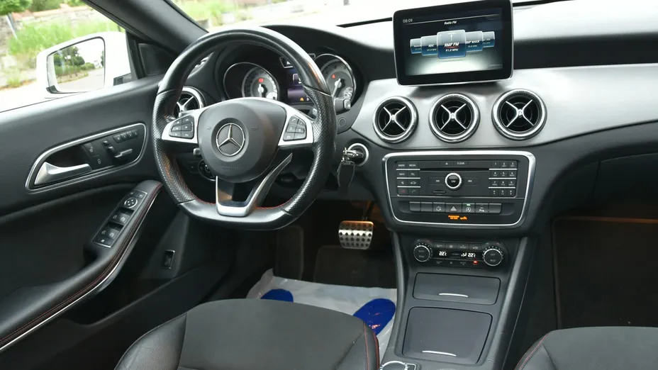 MERCEDES-BENZ CLA -