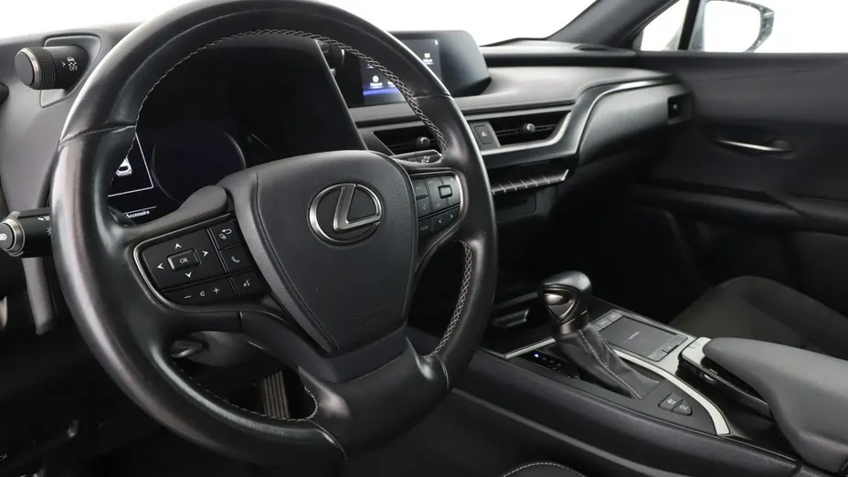 LEXUS UX -