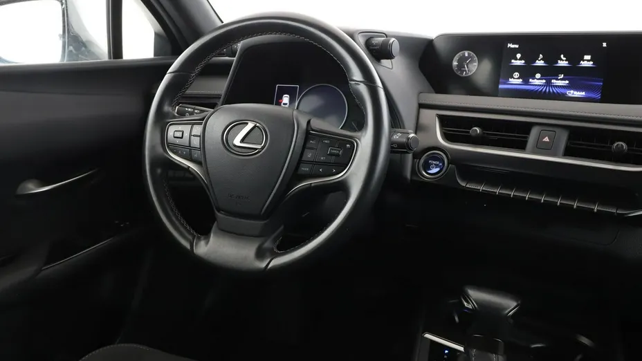 LEXUS UX -