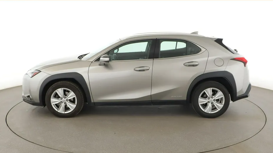 LEXUS UX -