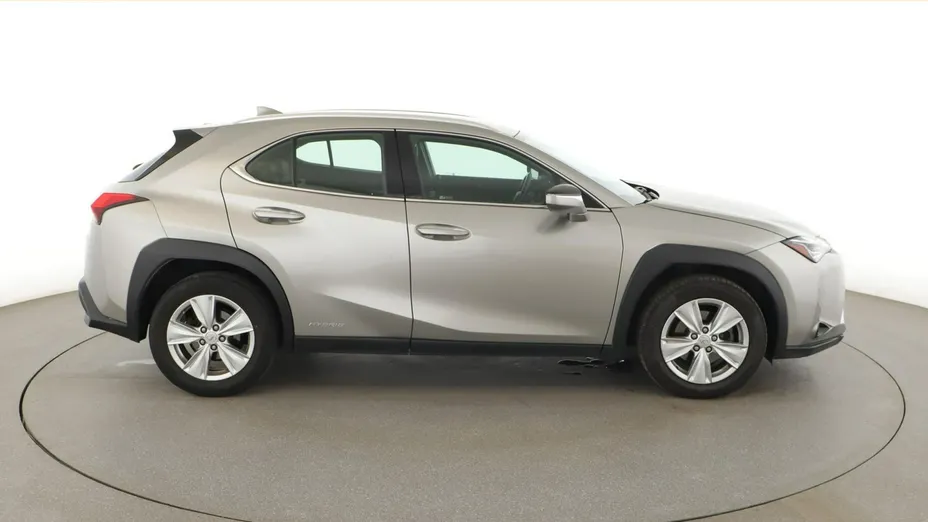 LEXUS UX -