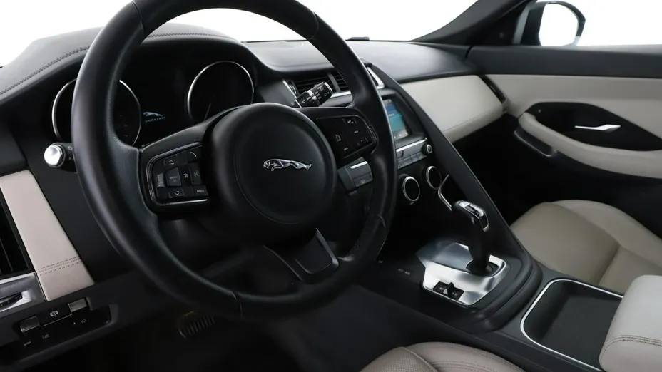 JAGUAR E-Pace -