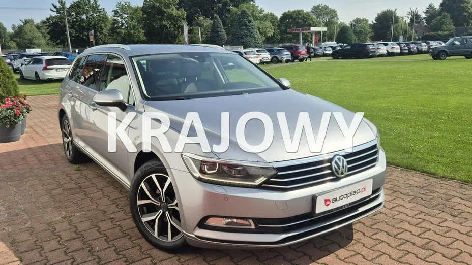 VOLKSWAGEN Passat -