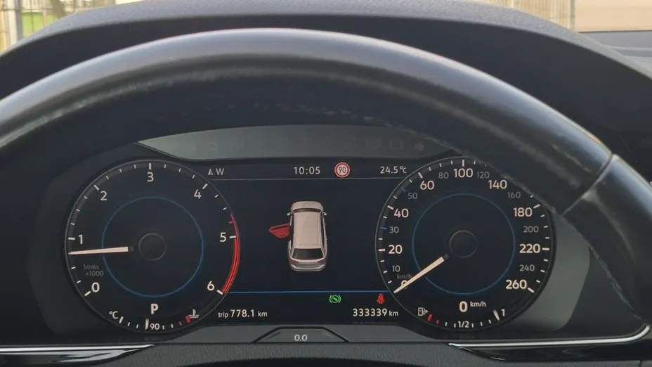 VOLKSWAGEN Passat -