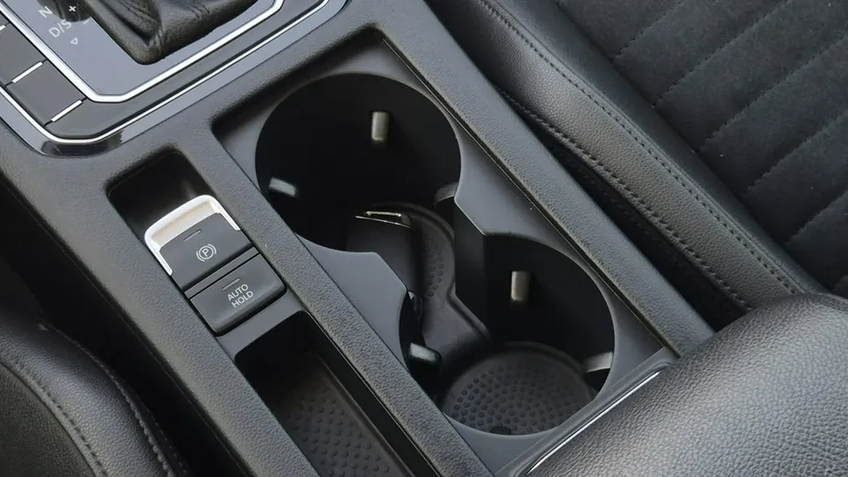VOLKSWAGEN Passat -