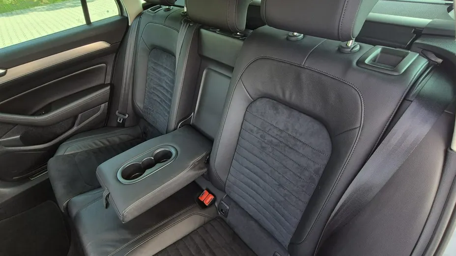 VOLKSWAGEN Passat -