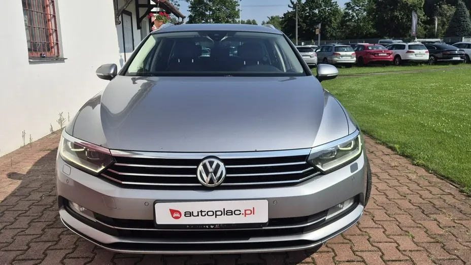 VOLKSWAGEN Passat -