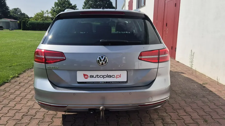 VOLKSWAGEN Passat -