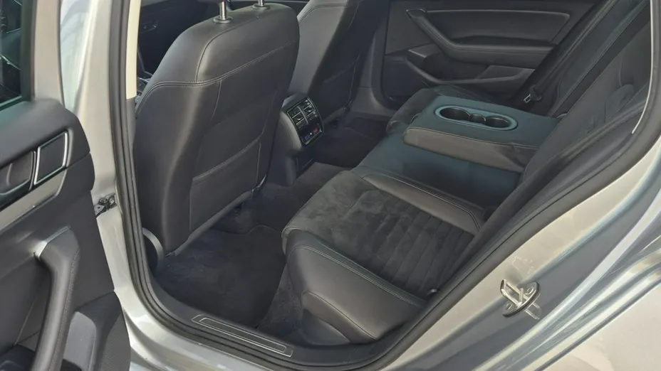 VOLKSWAGEN Passat -