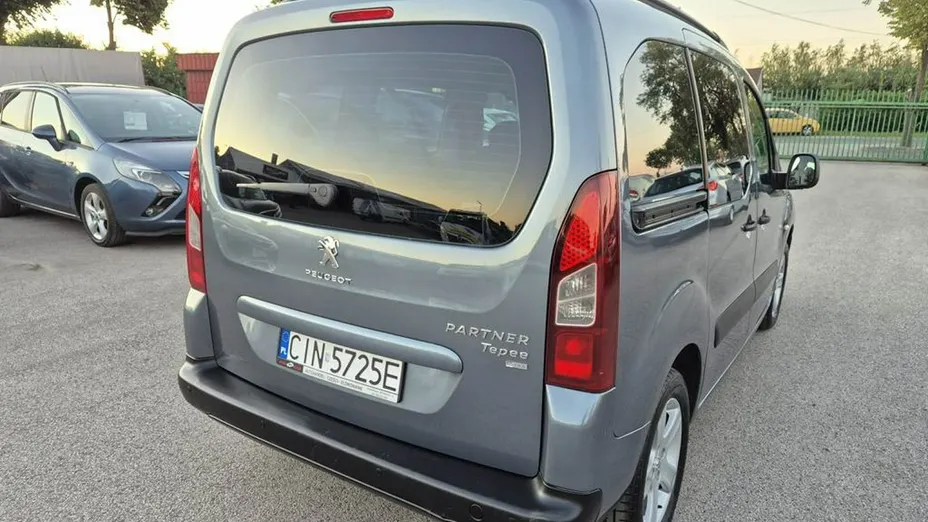 PEUGEOT Partner -