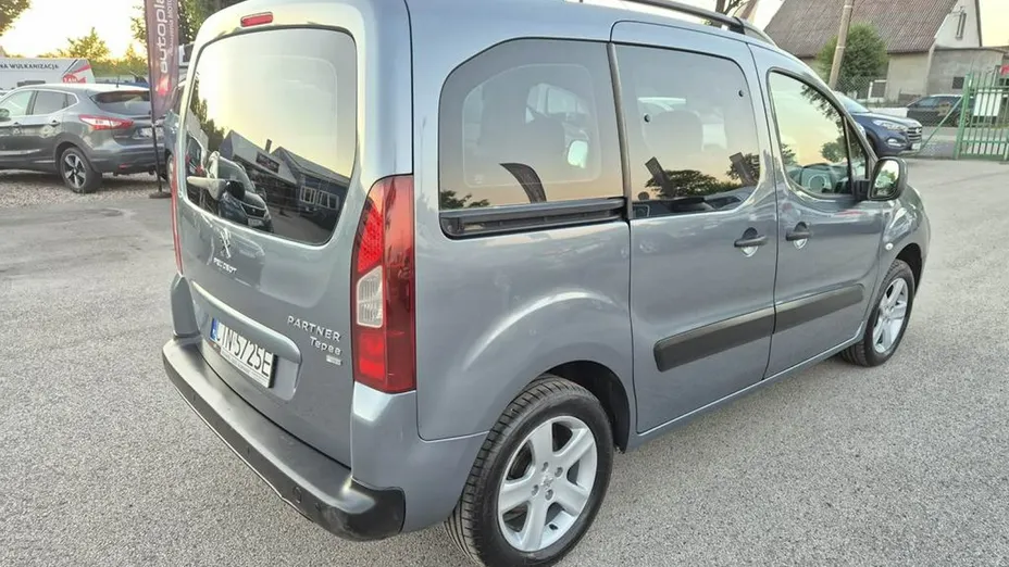 PEUGEOT Partner -