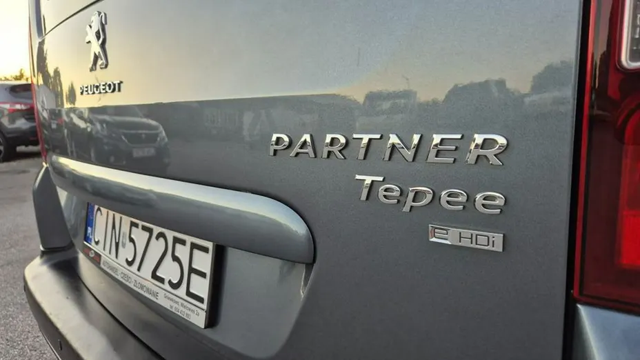 PEUGEOT Partner -