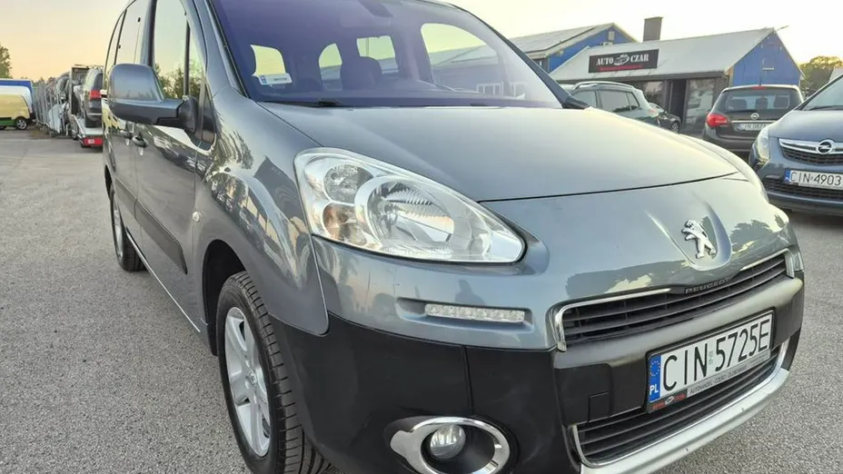 PEUGEOT Partner -