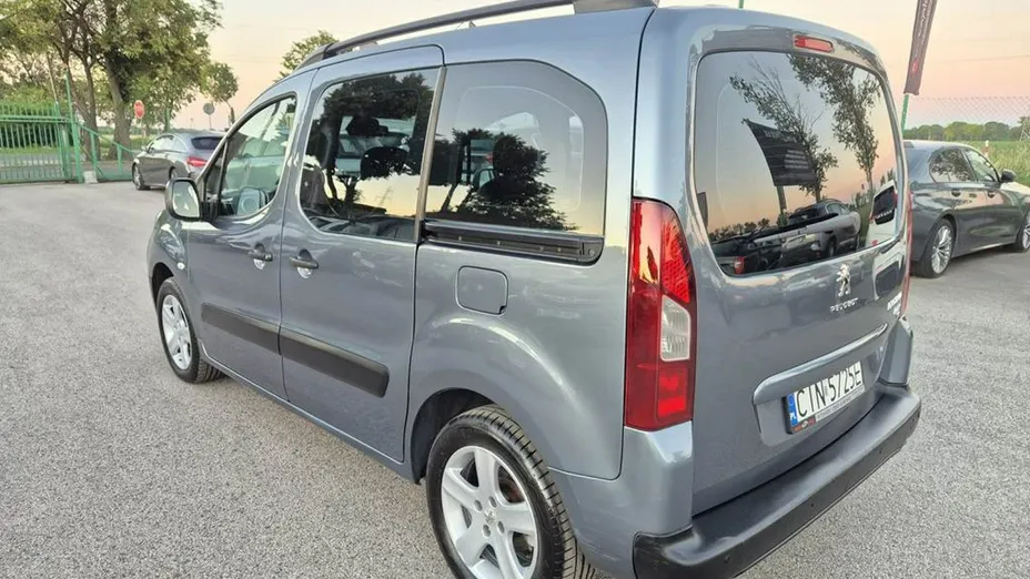 PEUGEOT Partner -