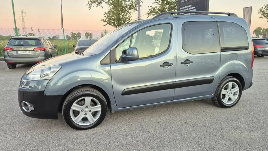 PEUGEOT Partner -