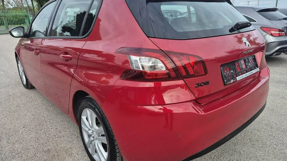 PEUGEOT 308 -