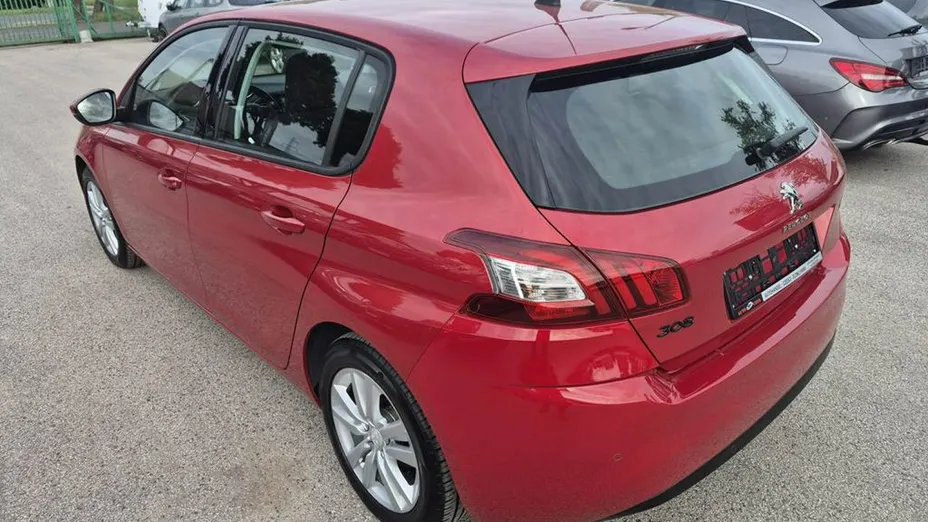 PEUGEOT 308 -