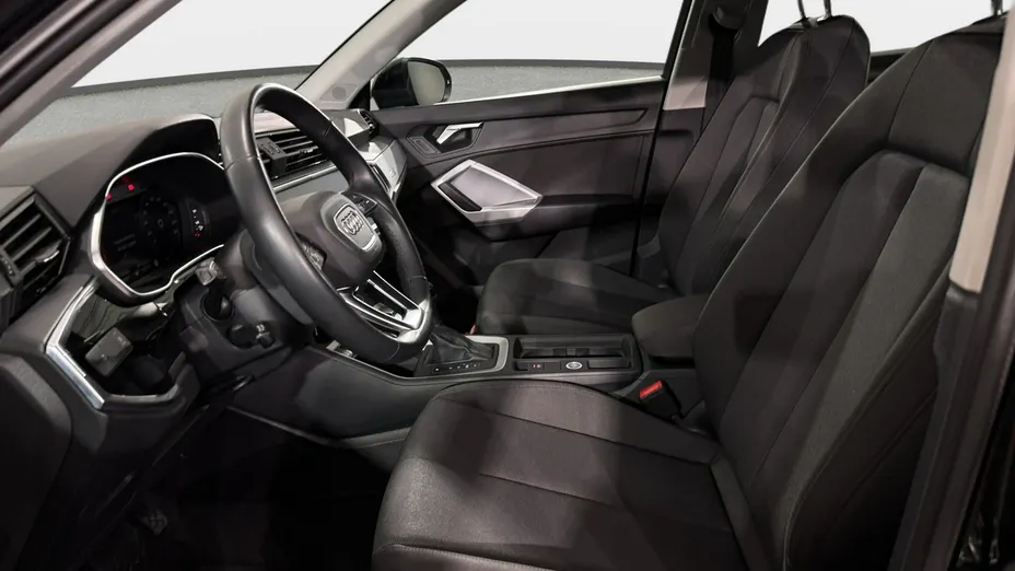 AUDI Q3 -