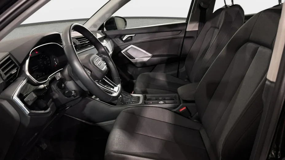 AUDI Q3 -