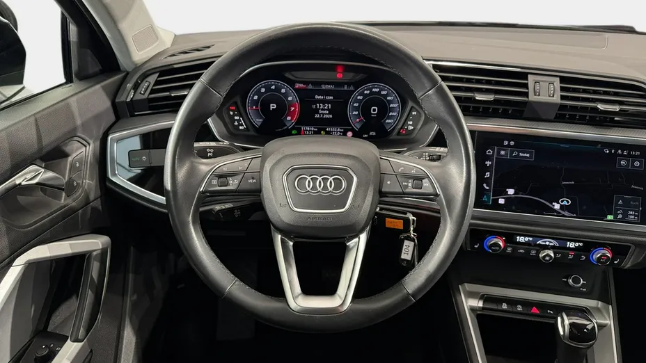 AUDI Q3 -