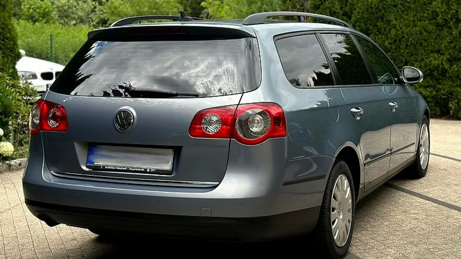 VOLKSWAGEN Passat -