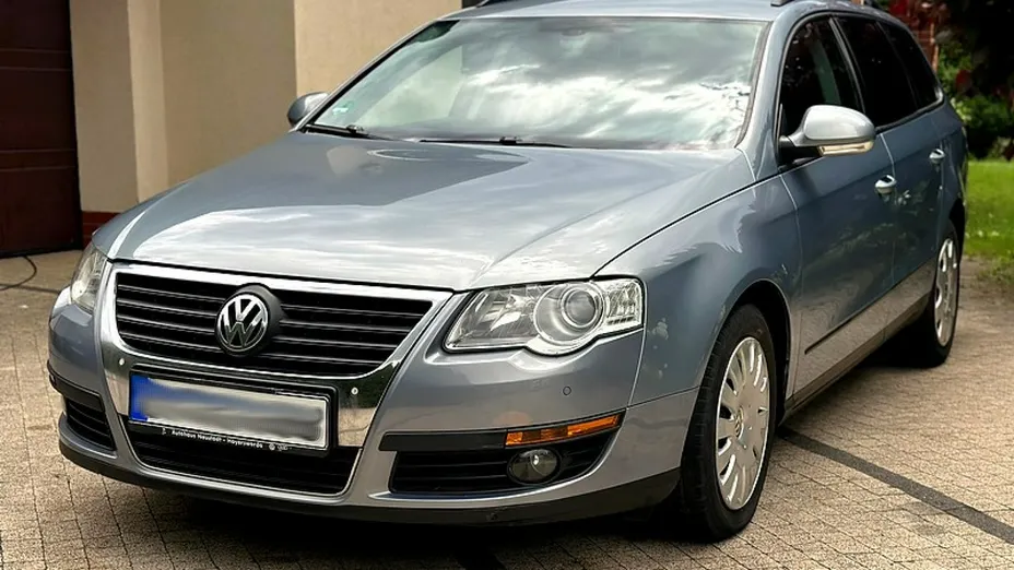 VOLKSWAGEN Passat -
