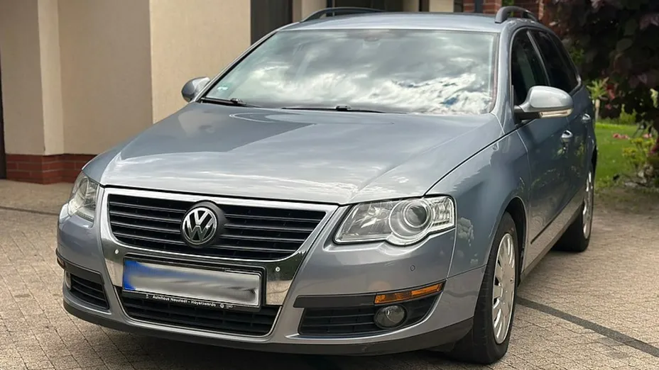 VOLKSWAGEN Passat -