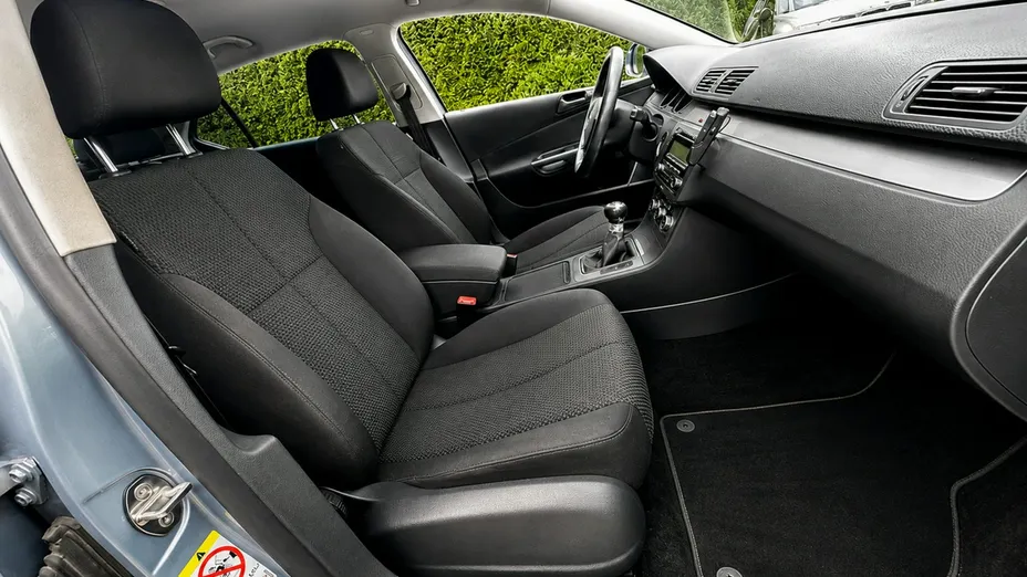 VOLKSWAGEN Passat -
