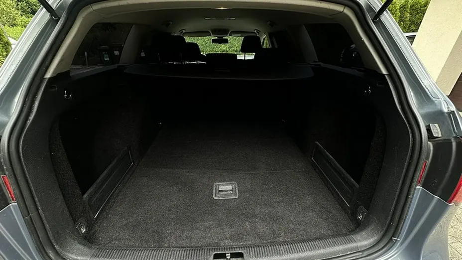 VOLKSWAGEN Passat -