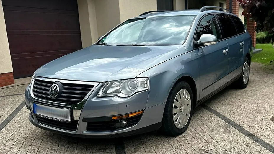VOLKSWAGEN Passat -